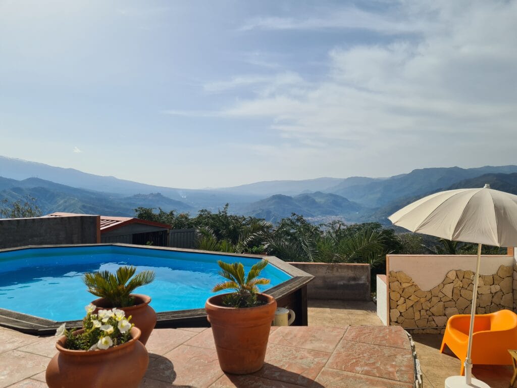 2 motta zwembad en uitzicht 2024